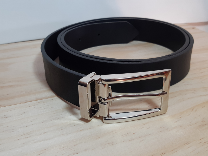 ceinture en cuir noir tannage vegetal