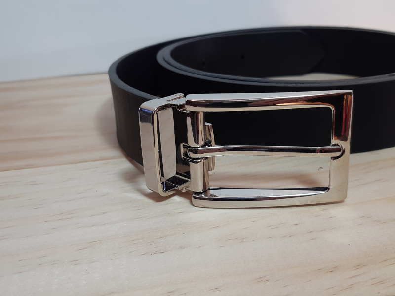 Ceinture en cuir noir tannage végétal