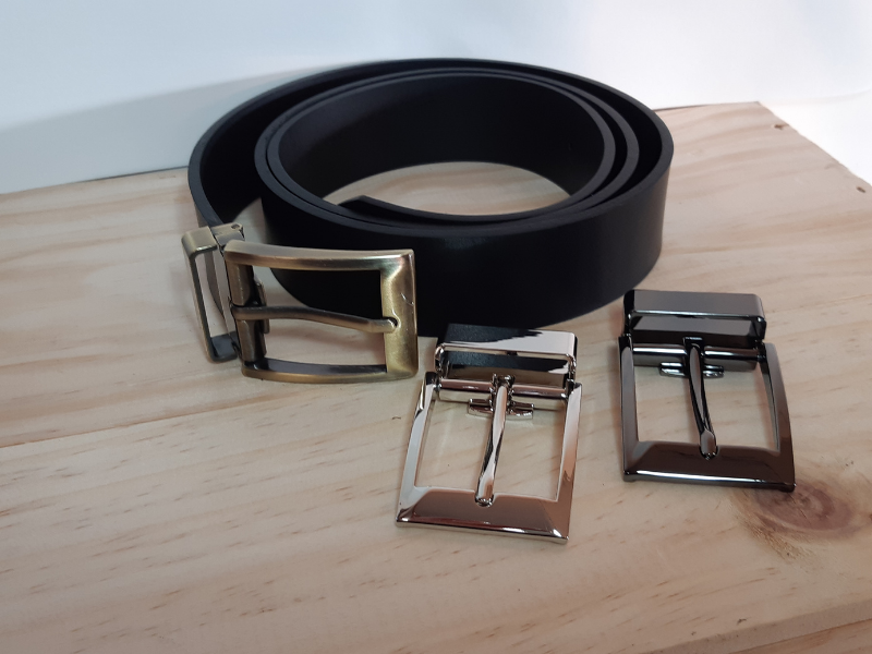 Ceinture en cuir tannage végétal et boucles interchangeables