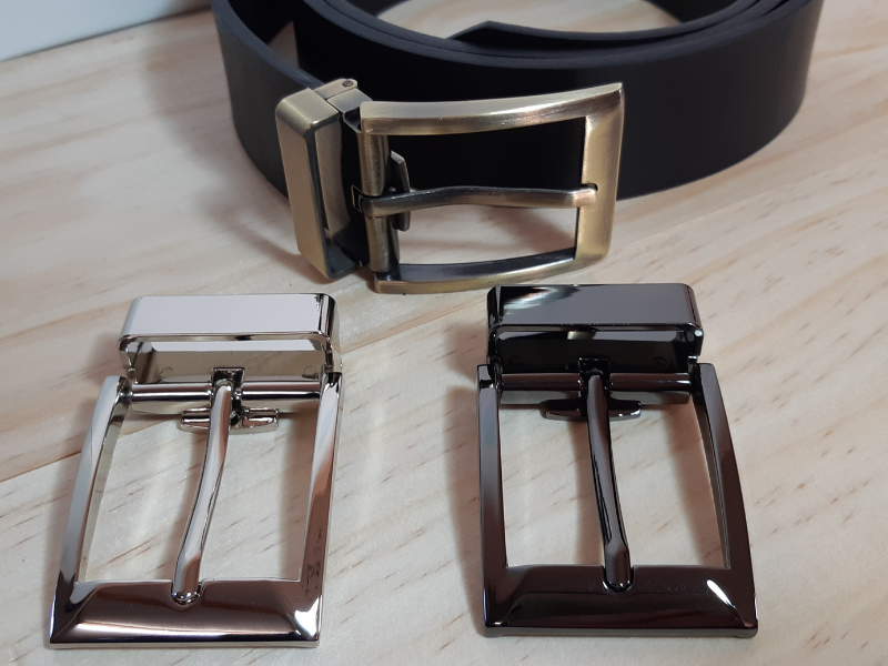 Ceinture en cuir tannage végétal et boucles interchangeables