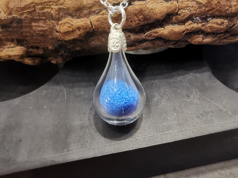 Pendentif en verre soufflé 