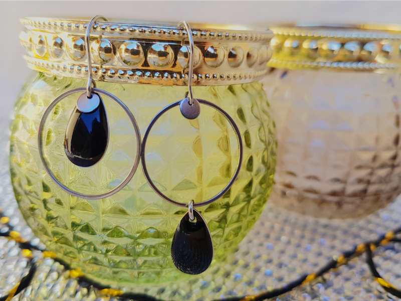 Boucles d'oreilles asymétriques