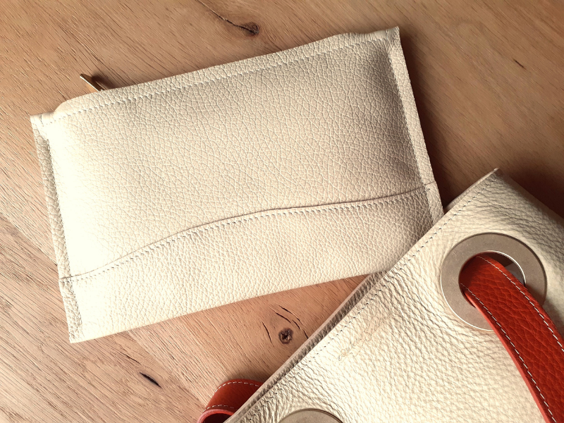 Pochette cuir de veau grainé 24cm