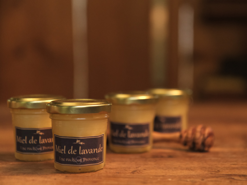 coffret richesse de miel de provence et assortiments de bougies