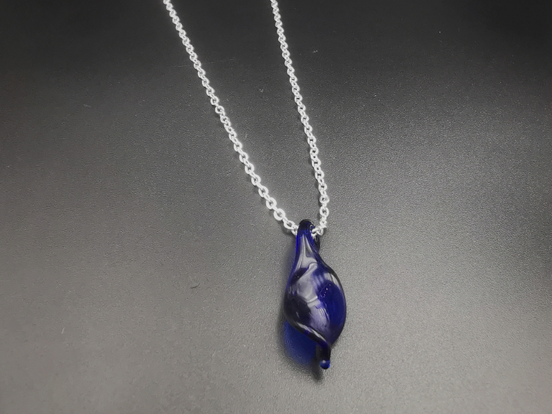 Pendentif Feuille en verre