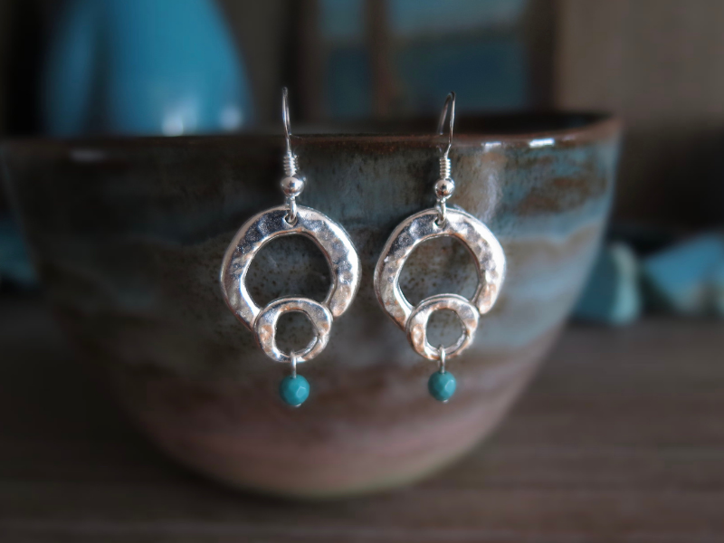 Boucles d'oreilles ajourées avec turquoises or ou argent