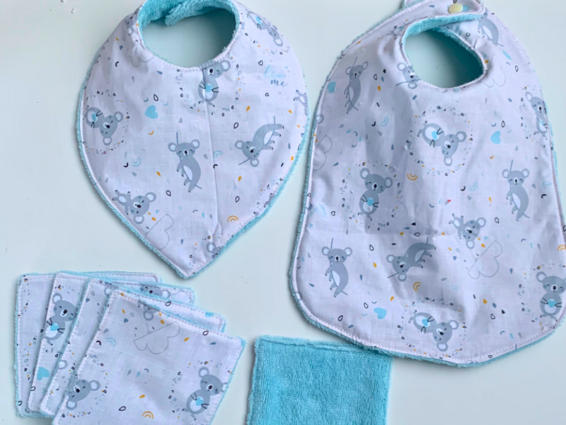Bavoirs et lingettes