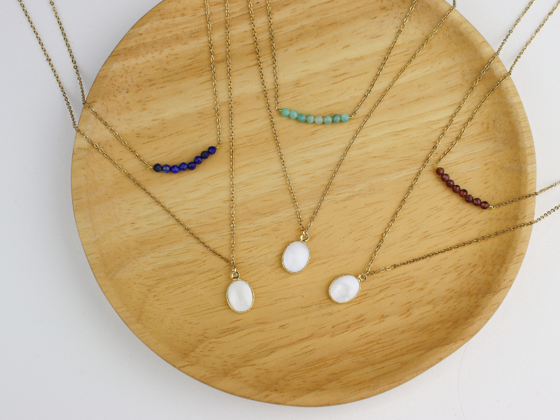 Collier double rang et pierres naturelles