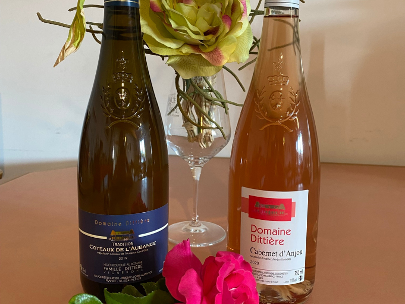 Coffret vin de la Loire 2 bouteilles blanc et rosé AOC Anjou, Coteaux-de-l'aubance
