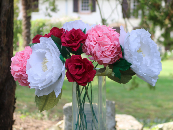 Bouquet de roses, hortensias et pivoines en papier crépon français et italien