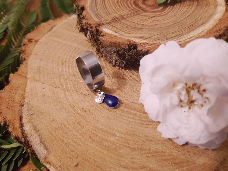 Bague et boucles d'oreilles asymétriques