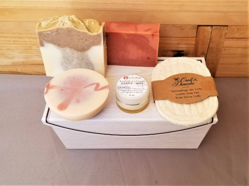Coffret de shampoings, savons et baume à lèvres + 1 accessoire