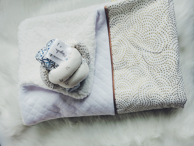 Couverture bébé et balle noeud d'éveil