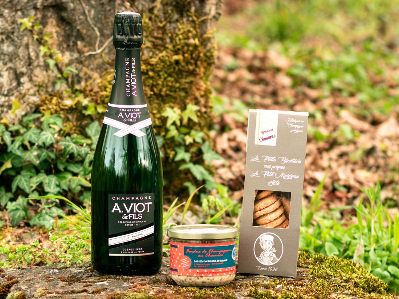 Coffret champagne et spécialités au Chaource