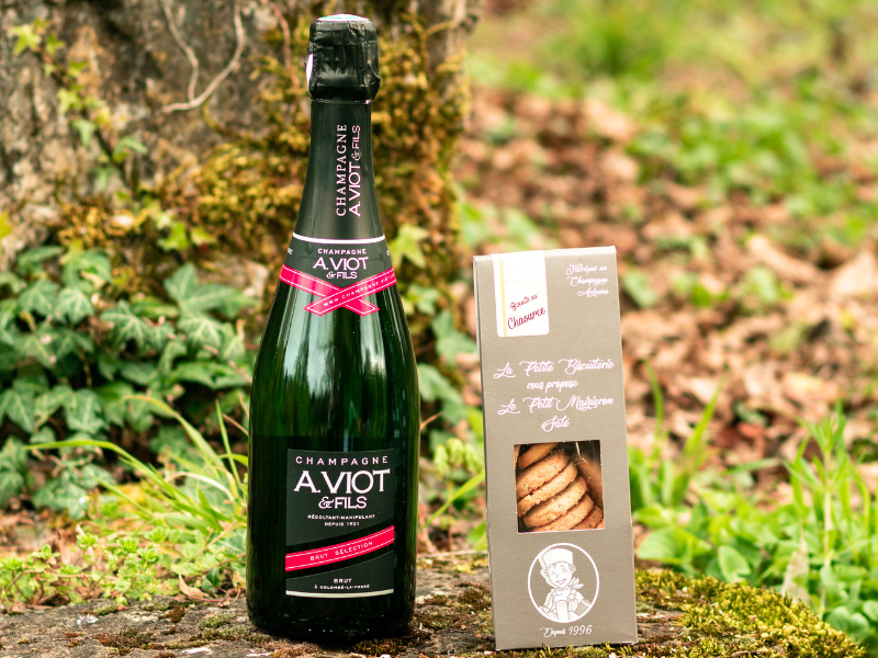 Coffret champagne et sablés au Chaource