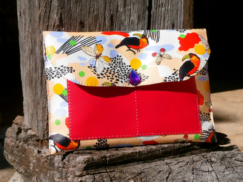 Pochette en similicuir imprimée avec le motif 