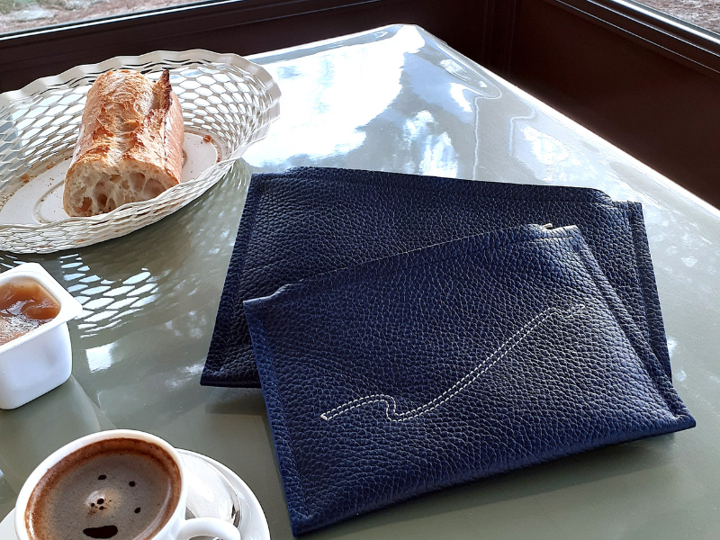 Lot de 2 pochettes cuir de veau grainé