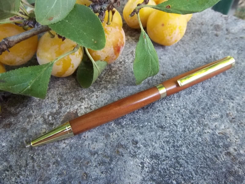 Stylo bille rechargeable en bois