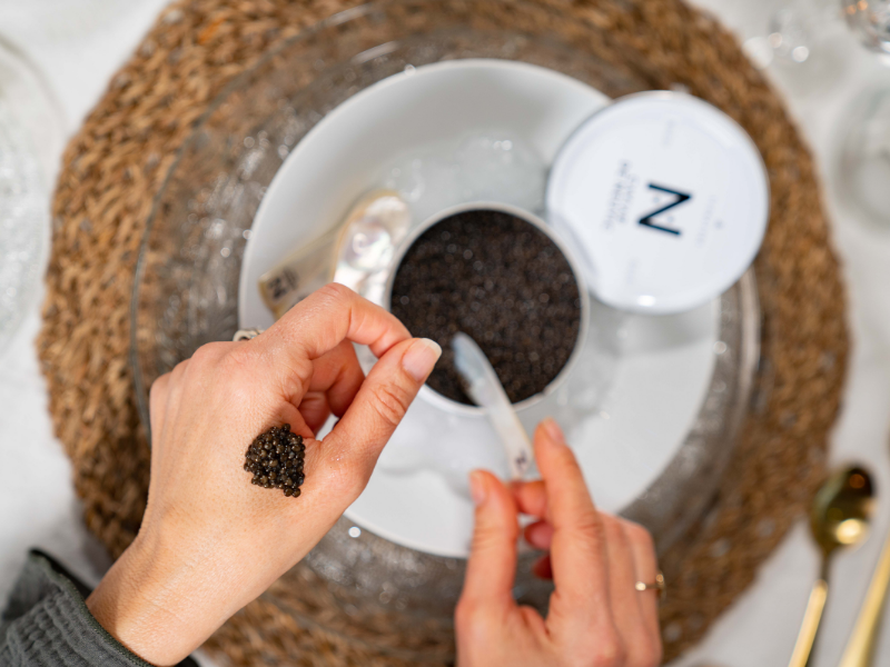 Coffret Chic : Caviar Baeri Signature et Cuillères en Nacre