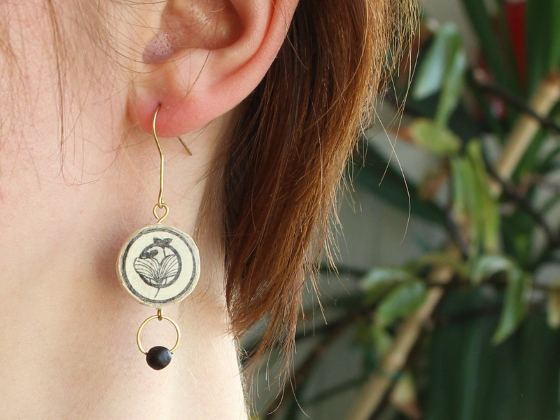 Boucles d'oreilles papier et graines Ginkgo