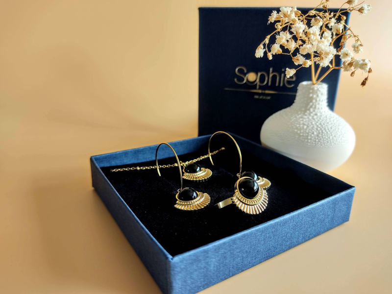 Parure collier, boucles d'oreilles et bague