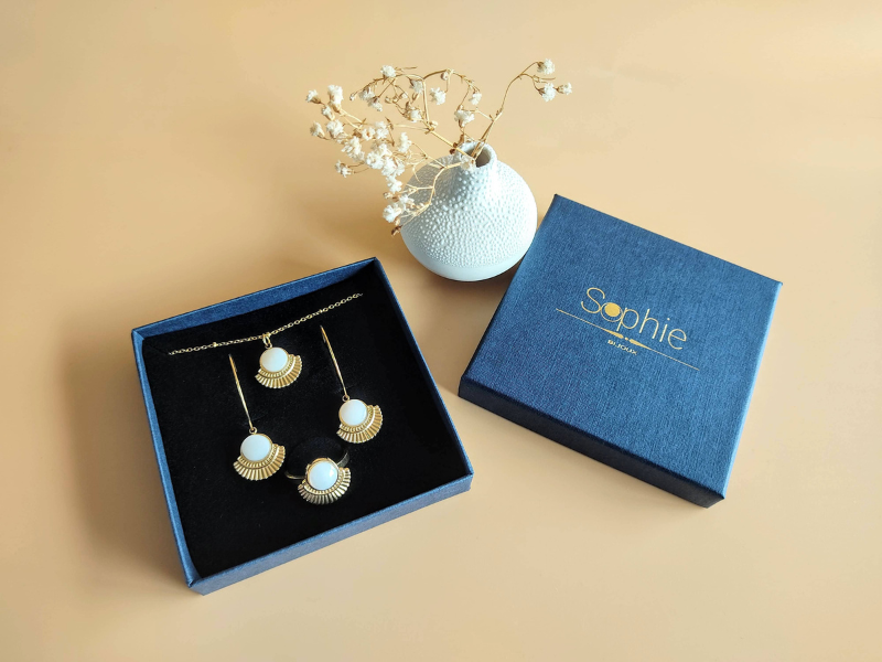 Parure collier, boucles d'oreilles et bague