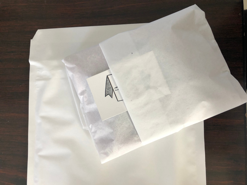 Sangle pour appareil photo et pochette en cuir